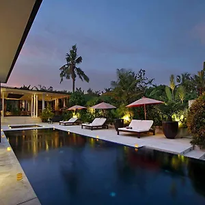 villa-mona.ubudhotelsnow.com/